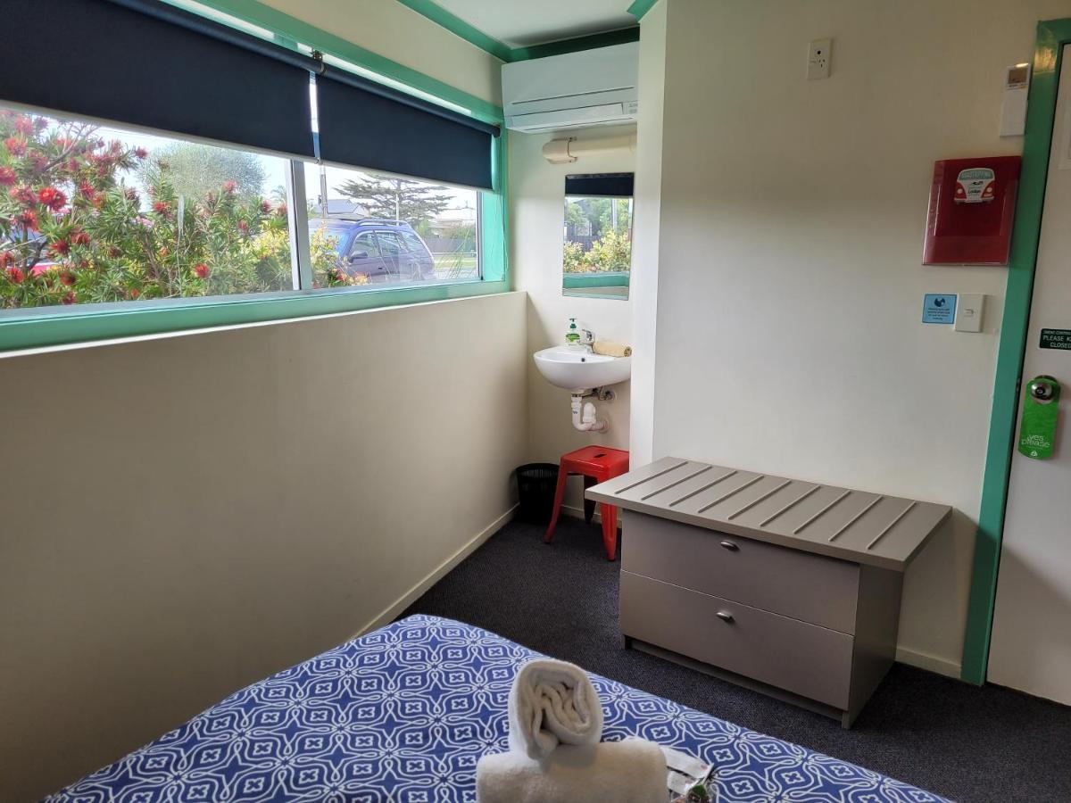 Pacific Coast Lodge And Backpackers Mount Maunganui Exterior foto