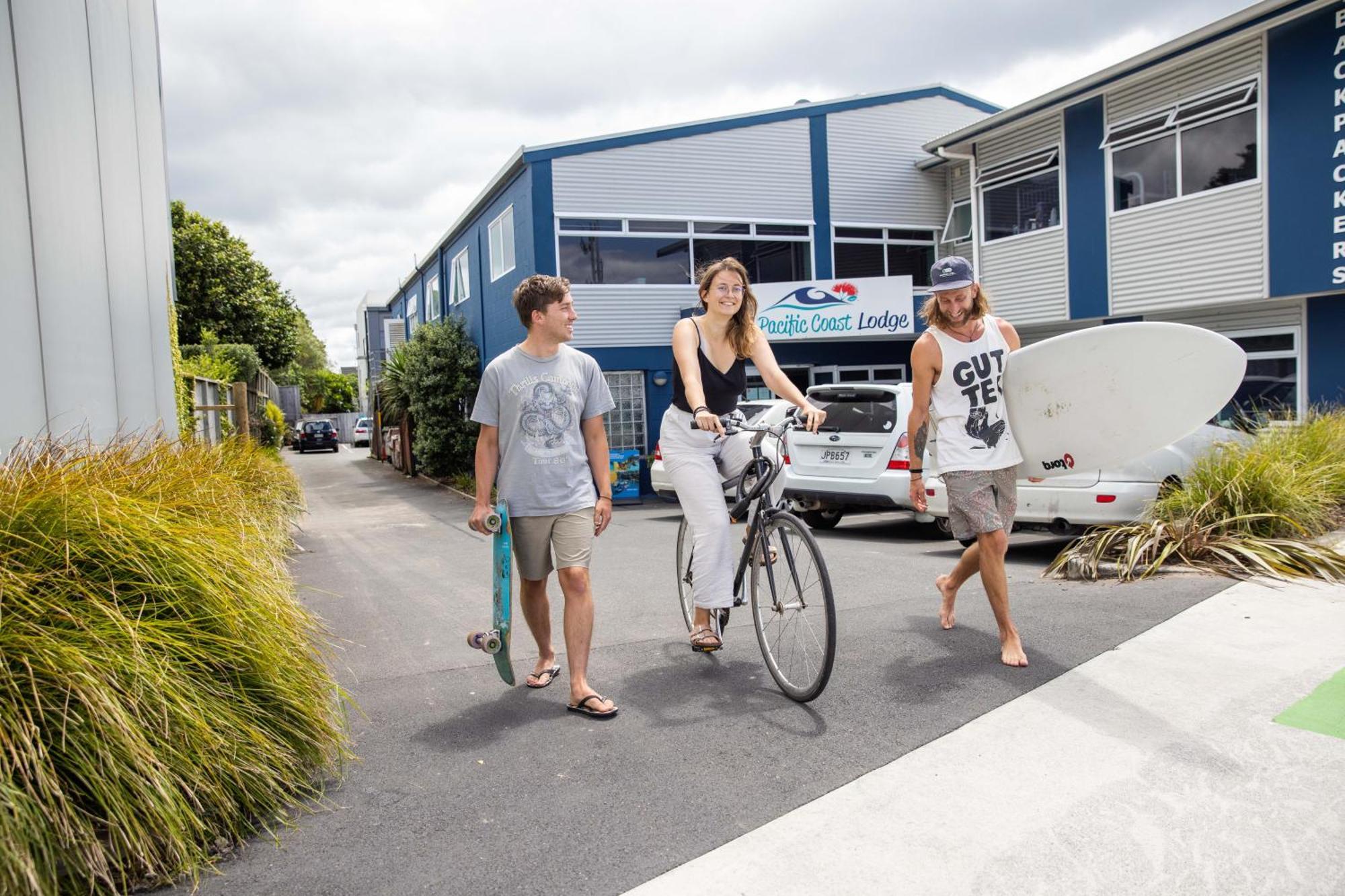Pacific Coast Lodge And Backpackers Mount Maunganui Exterior foto